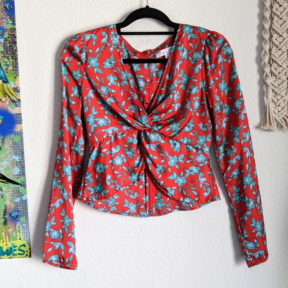 Love, Whit by Whitney Port Red Floral Satin Crop Top Blouse Sz S - Picture 3 of 11
